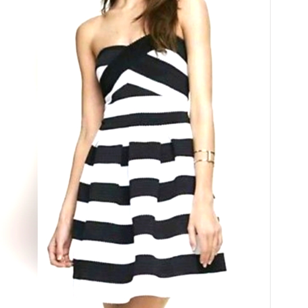 Express Mini‎ Structured Cocktail Black and White Strapless Dress. XS